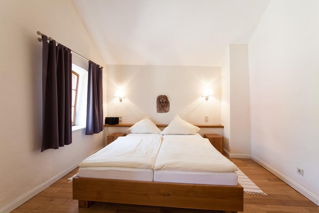 Hotel Weingut & Gaestehaus Giwergreif à Wasserliesch Chambre photo